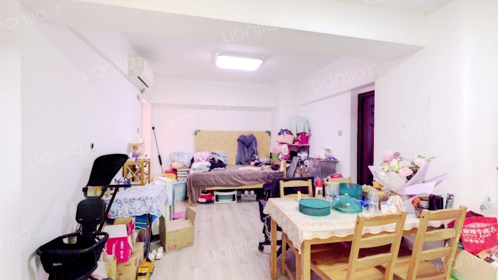 世纪广场二手房实景图