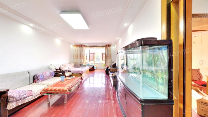 奔驰花园二手房实景图