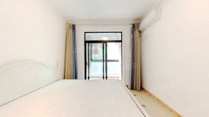 普罗旺世塞纳维斯二手房实景图