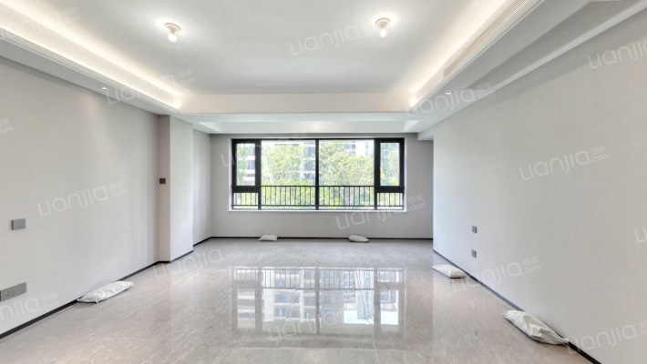 招商城建未来中心四期樾府(008地块)二手房实景图