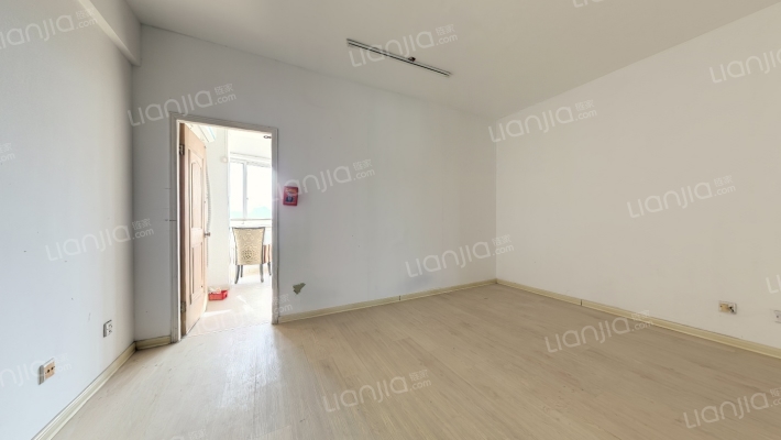 东和怡鑫园二手房实景图