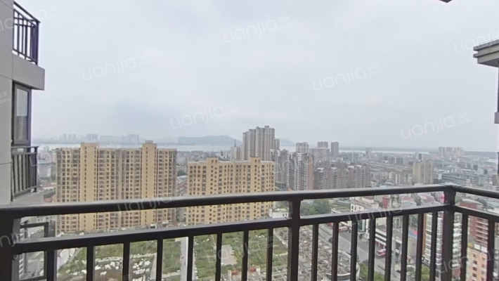 香山湖畔二手房实景图