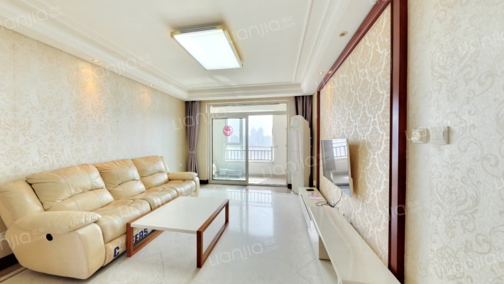 市南金茂湾一期二手房实景图