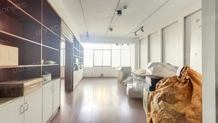 九盛家居二手房实景图