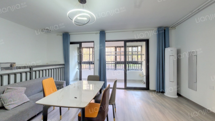 港龙旭辉城市江来二手房实景图