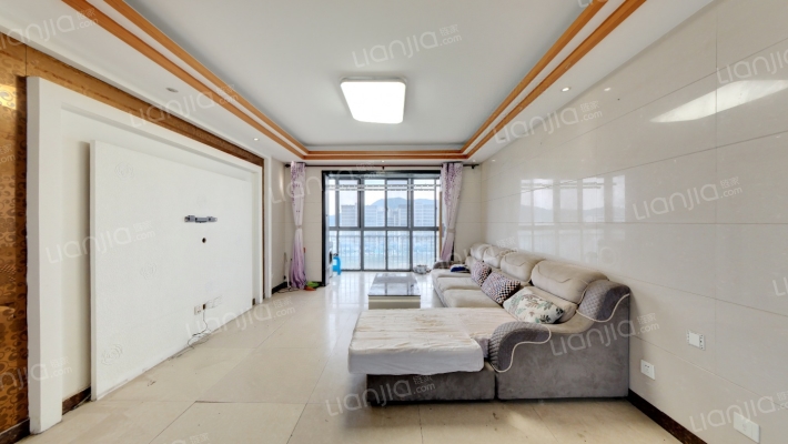 荣尚花苑二手房实景图