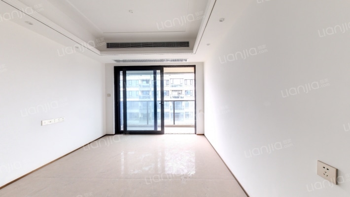 江山云出云晴二手房实景图