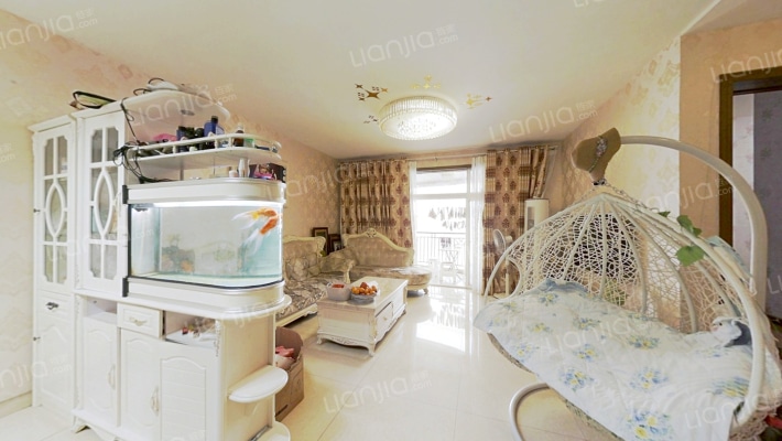 典雅龙海港湾二手房实景图