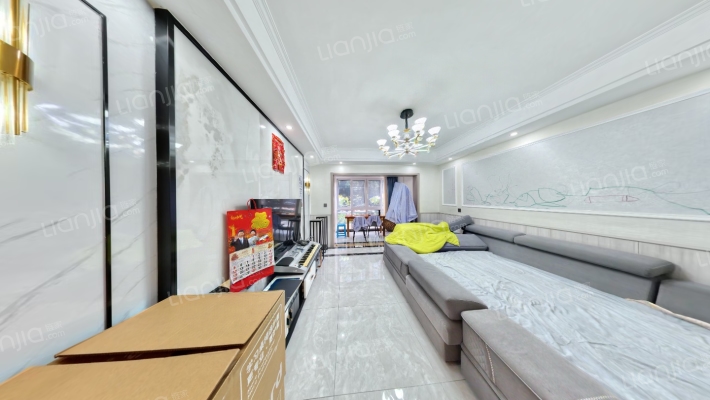 保利公园198玫瑰郡二手房实景图