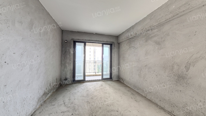 嘉盈名苑二手房实景图