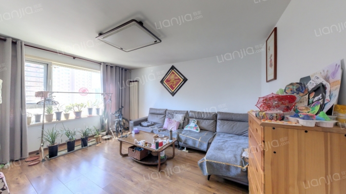 新一代C区二手房实景图