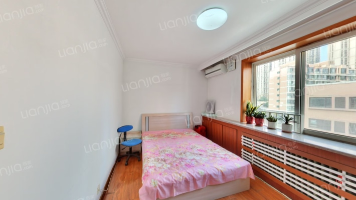 卧龙双厦二手房实景图