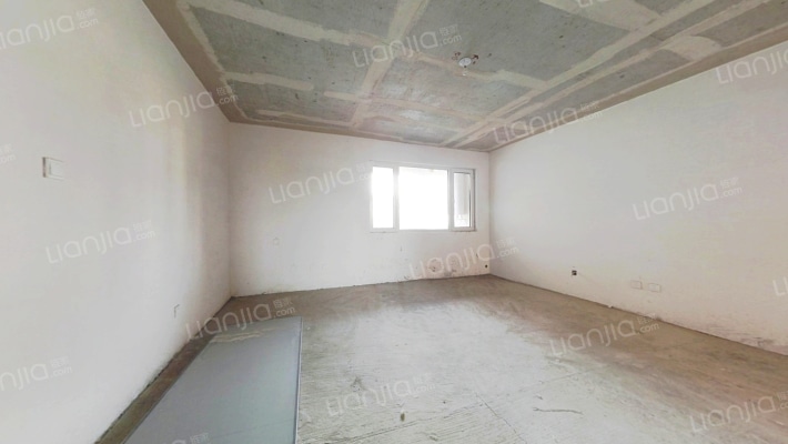 南北通透的次新房，双梯四户的大户型房源-客厅