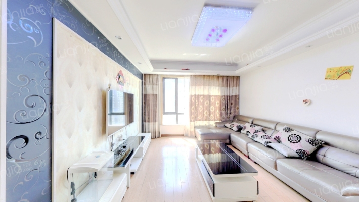 绿地中央广场C区二手房实景图