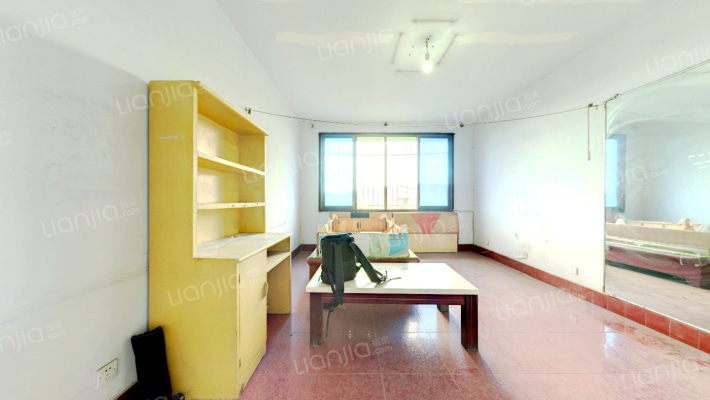 金雁中学家属区二手房实景图