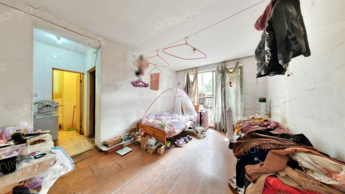 高攀路18号二手房实景图