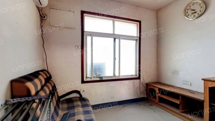 七里山社区三区二手房实景图