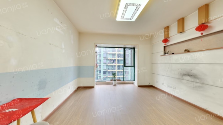 水漪袅铜二手房实景图