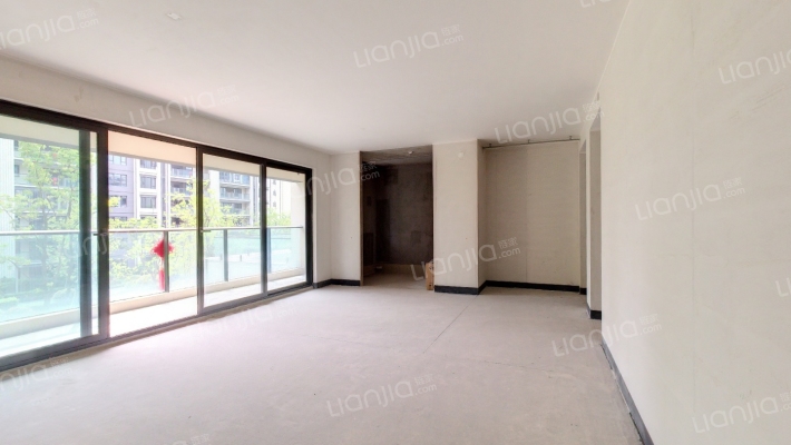 龙湖千山新屿铂曜二手房实景图