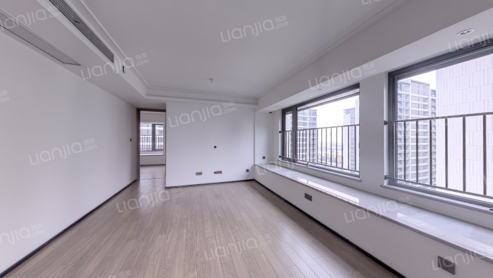 万科海映澜庭南区二手房实景图