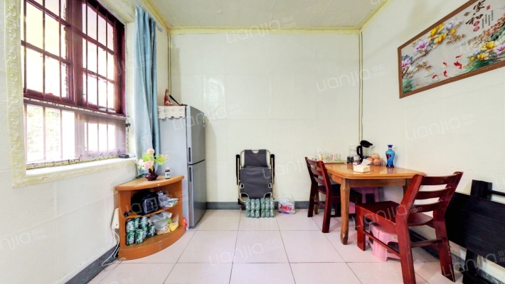 金陵村100号二手房实景图