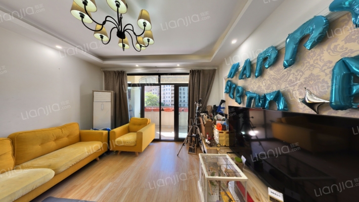 郡枫华庭二手房实景图