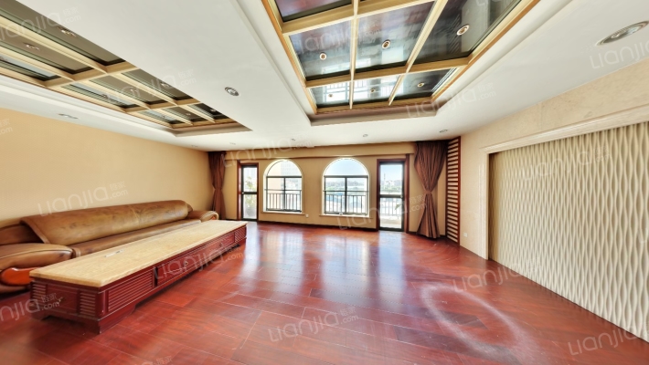 时尚假日二手房实景图