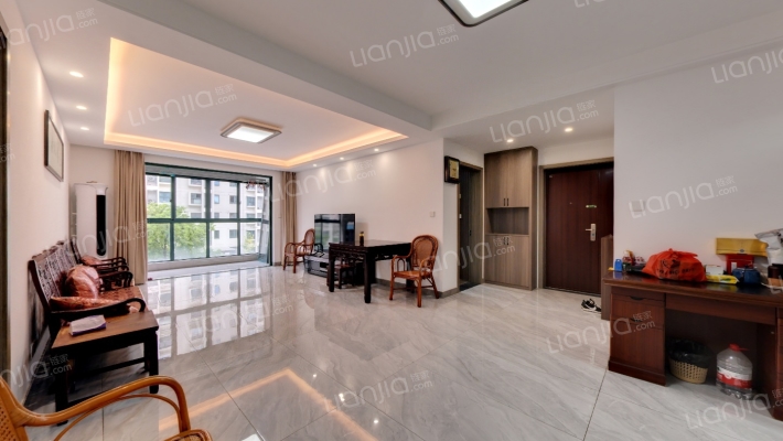 荷馨苑二手房实景图