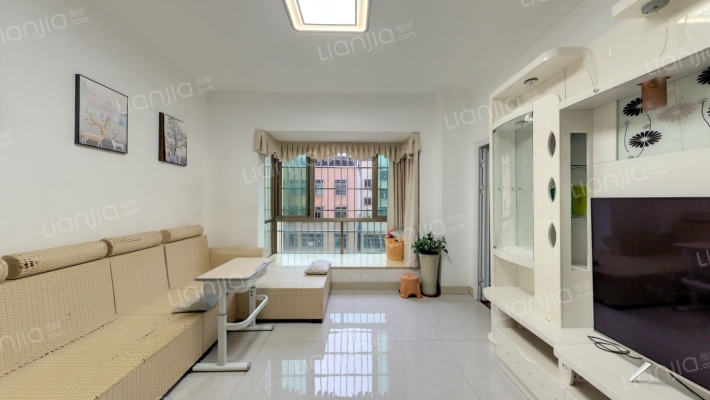 德诚公寓二手房实景图