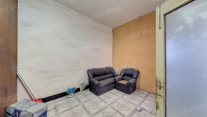 龙江路186号二手房实景图