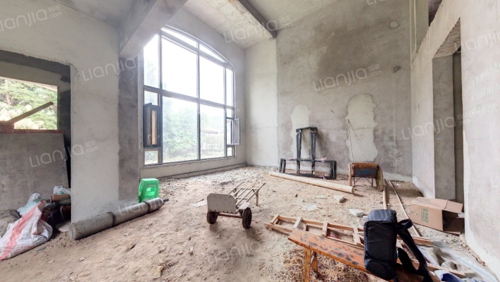 恒大金碧天下依云湖二手房实景图