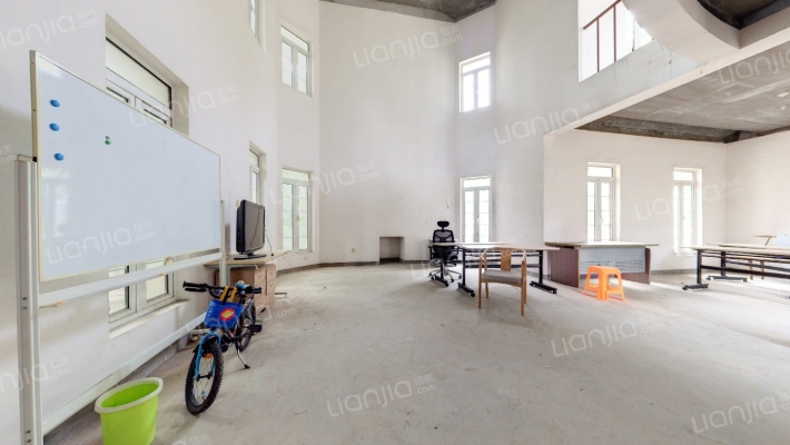 中海翡翠湖岸二手房实景图