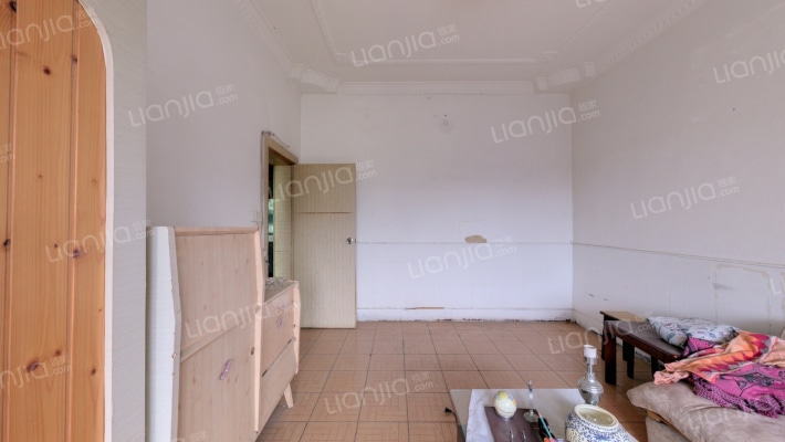 宝山南路244号二手房实景图