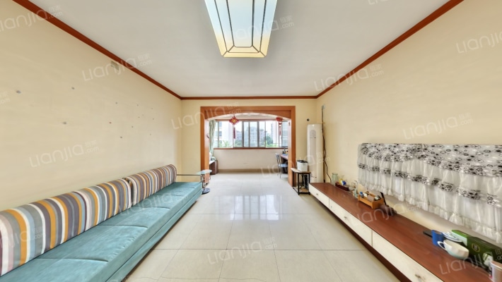 圣地名居二手房实景图