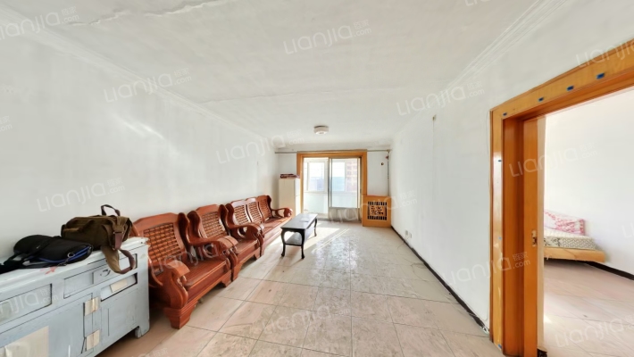 房山火车站家属楼二手房实景图