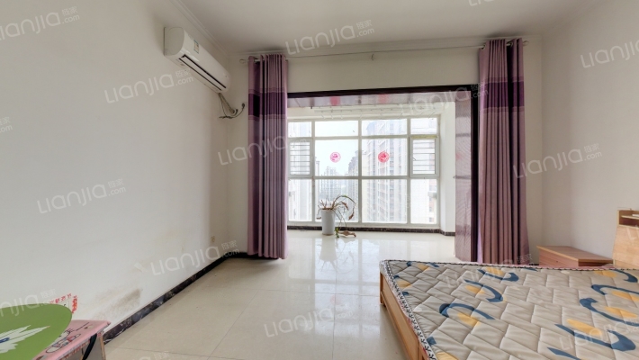 优濠斯二手房实景图