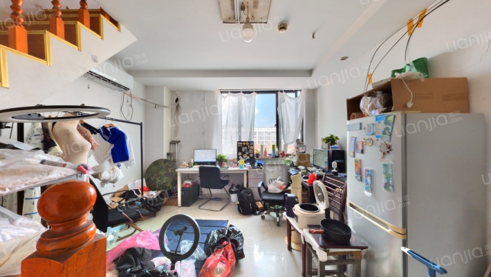 礼品城二手房实景图