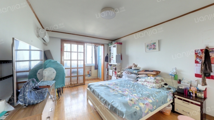 靖宇中路70号二手房实景图