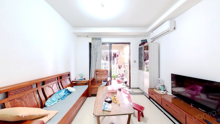 卓越蔚蓝岸二手房实景图