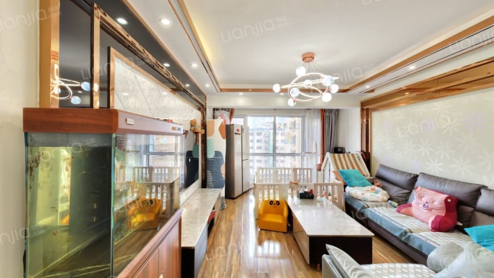 倚能城市之光二手房实景图