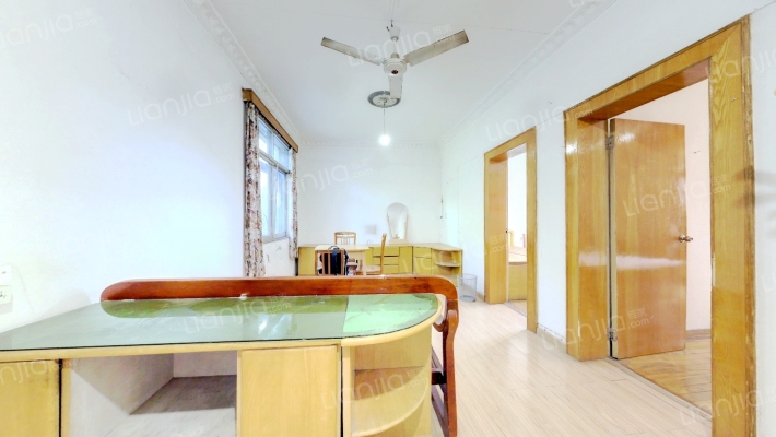 荣军医院生活小区二手房实景图