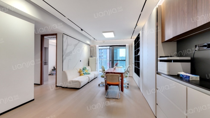 前海润峯府二手房实景图