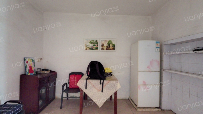 棋盘山农贸市场二手房实景图