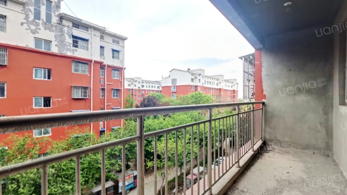 未来家园社区二手房实景图