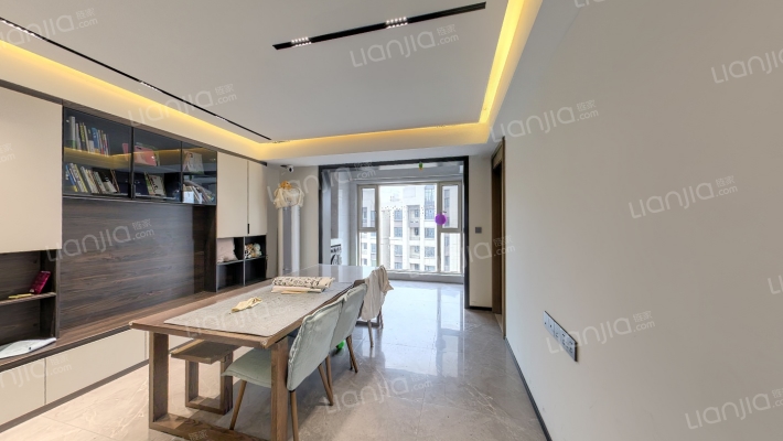 美的君兰半岛A3地块二手房实景图