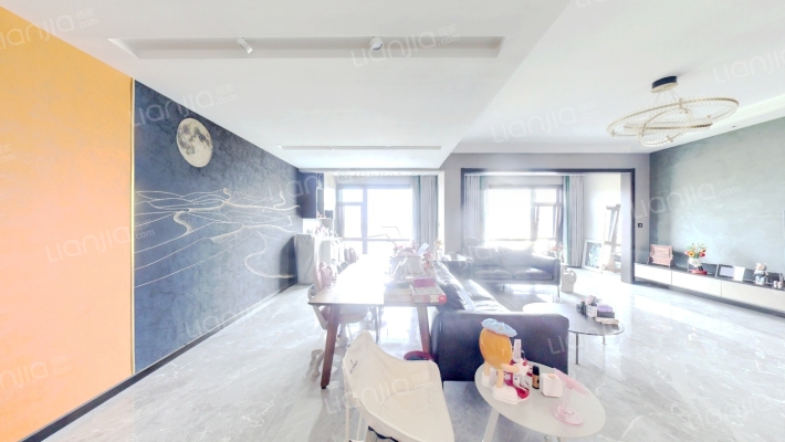 银河国际C区二手房实景图