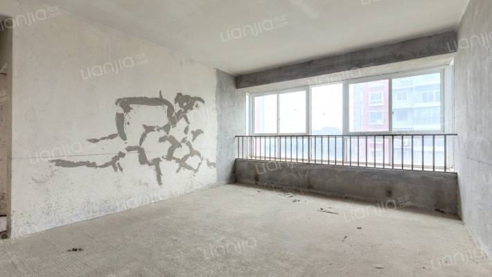 春暉苑小区二手房实景图