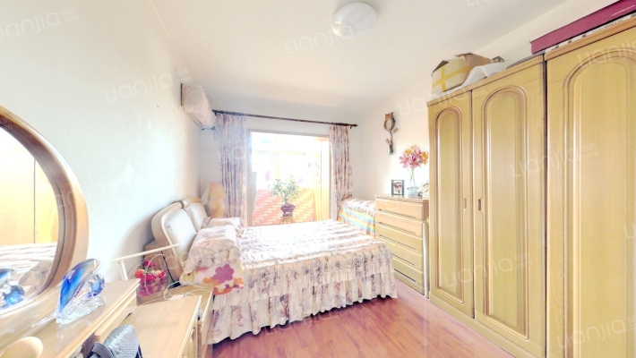 河畔公寓二手房实景图