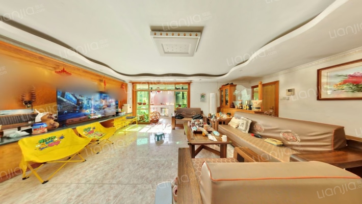 新港鸿花园二手房实景图