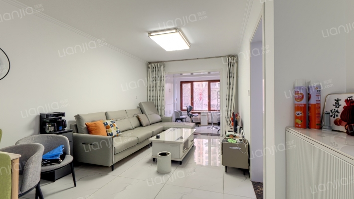 南向一室一厅，带装修拎包入住，满两年-客厅